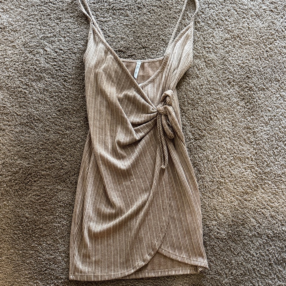 Brown an white tie wrap dress